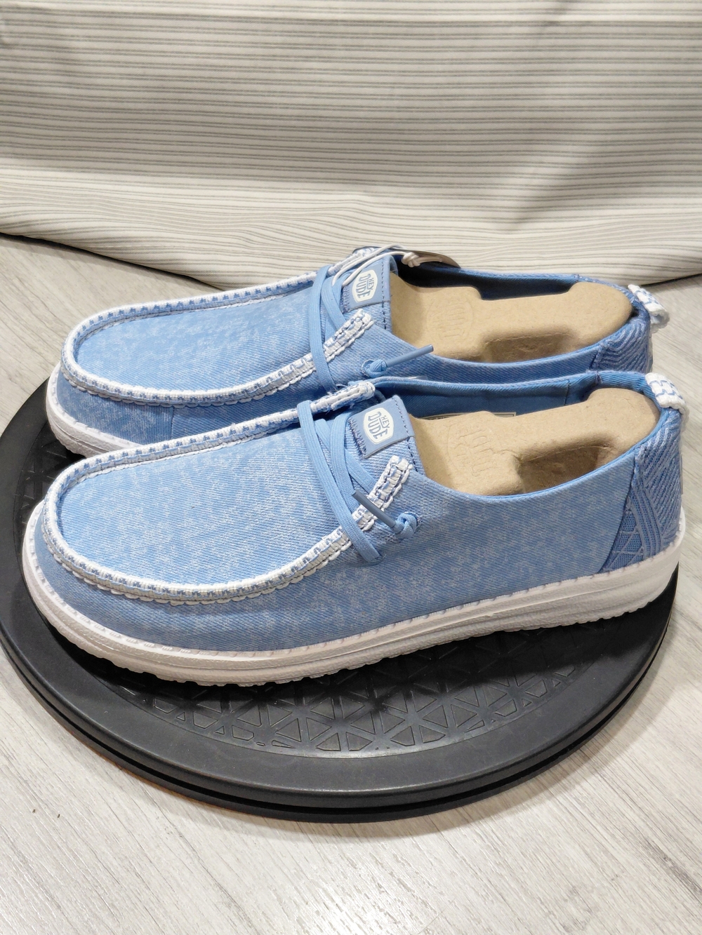 NWT Hey Dude Womens Wendy Surf Wash Blue White Denim Canvas Casual Comfort W8